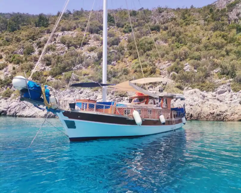 Comfortable 6-Person Gulet Holiday in Datça’s Serene and Stunning Bays