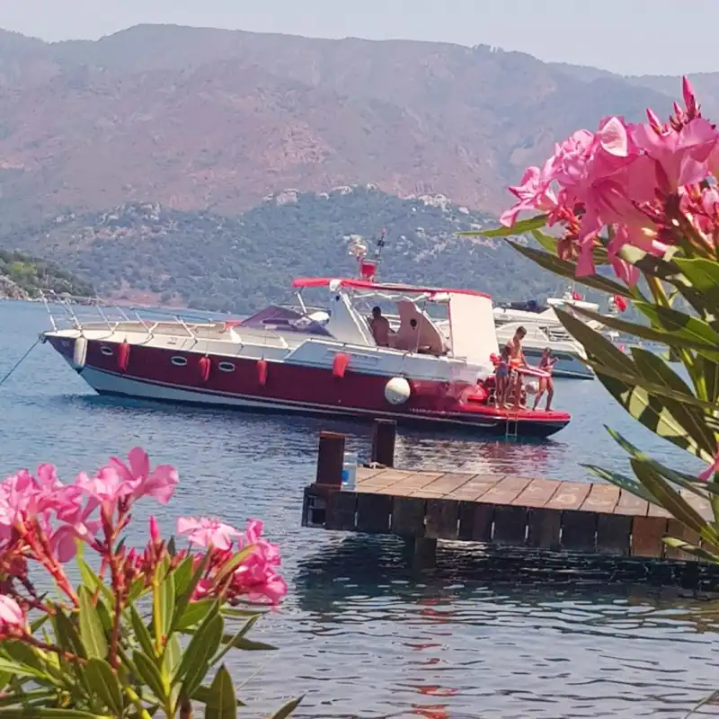 Путешествуйте по водам Мармариса на бюджетной яхте для 8 человек