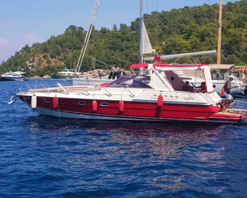 Путешествуйте по водам Мармариса на бюджетной яхте для 8 человек