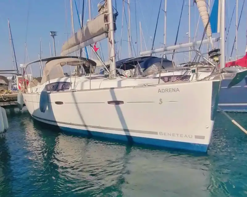 Исследуйте Эгейское море на 12-метровой парусной яхте Bavaria