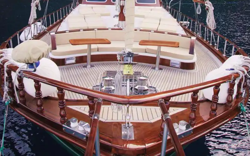 Marmaris'te Geniş Güverte ve Konforlu Kabinler ile Konaklamalı Mavi Yolculuk