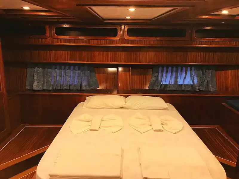 12 Kişilik Konaklamalı Gulet Kiralama – Mavi Yolculuk Başlasın!