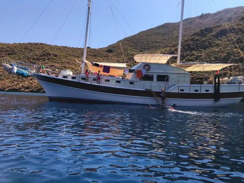 12 Kişilik Konaklamalı Gulet Kiralama – Mavi Yolculuk Başlasın!