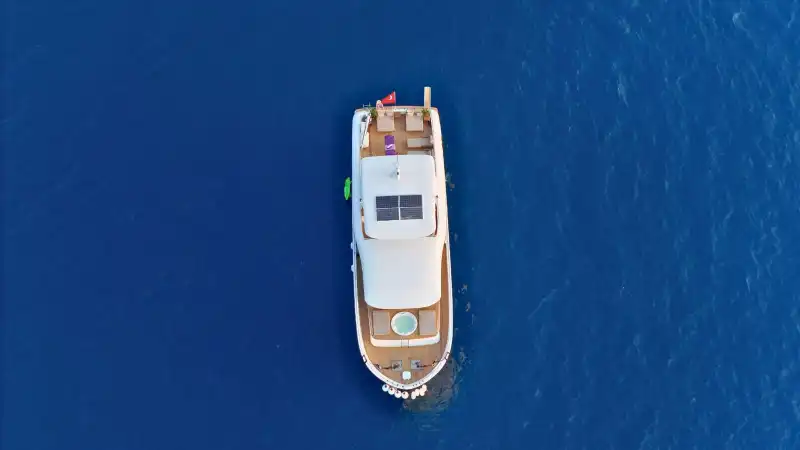 Bodrum’da 26 Metrelik Lüks Trawler ile Muhteşem Deniz Keyfi