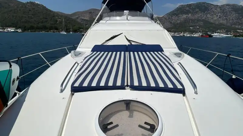 Göcek’te Günübirlik & Konaklamalı Motor Yat Kiralama (10 Kişi) | 3 Kabin, Klima, 12 Adalar