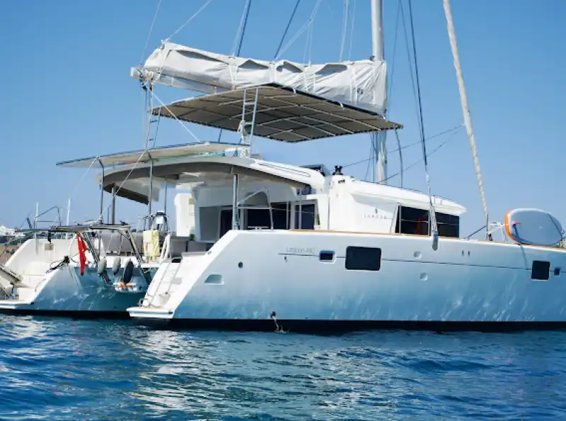 Bodrum'da 15 Metrelik Katamaran ile Günübirlik ve Konaklamalı Katamaran