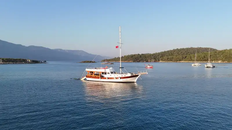 Marmaris'te Günlük 18 Metrelik Yelkenli Kiralama Deneyimi
