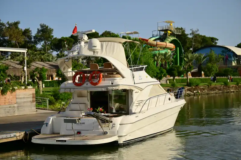 Antalya'da Lüks Yacht Kiralama: Günübirlik Deniz Keyfi (14.7 Metre)