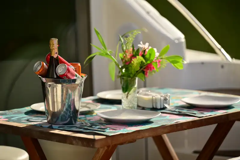 Antalya'da Lüks Yacht Kiralama: Günübirlik Deniz Keyfi (14.7 Metre)