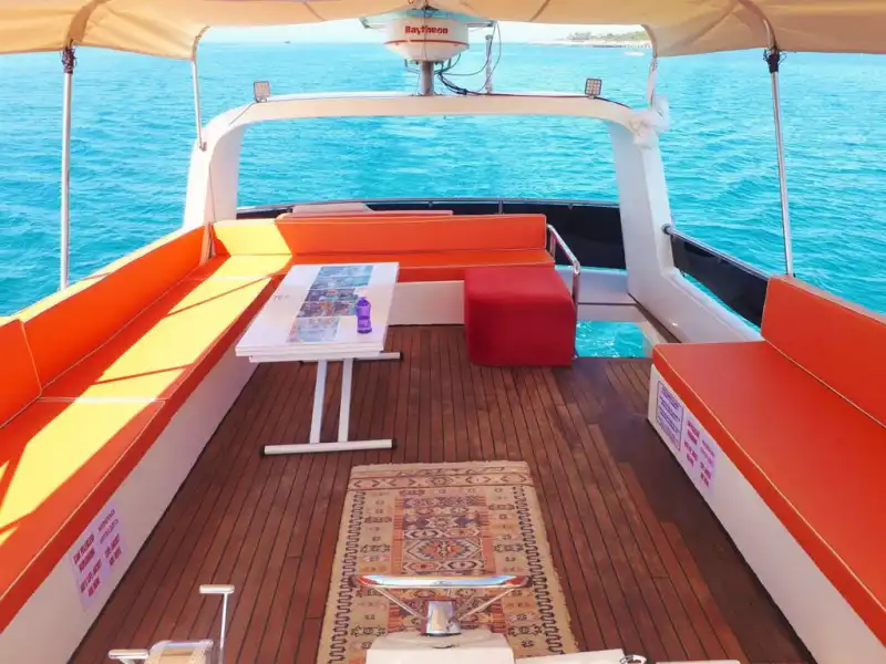 Роскошная яхта в Сиде – комфортное размещение для 6 гостей