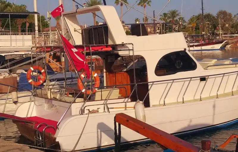 Side’nin Eşsiz Kıyılarında, 12 Metre Uzunluğunda, 12 Kişilik Ekonomik Yat