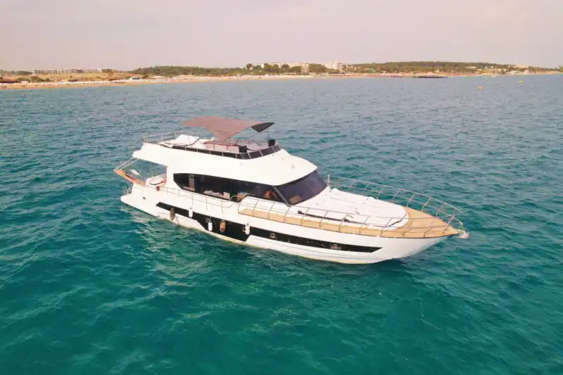 Side’de Büyük Gruplar İçin Özel Kiralık Motoryat