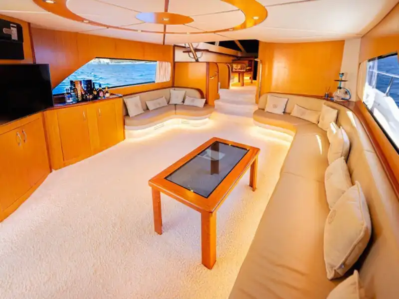 Antalya'da 30 Metre 5 Kabinli 10 Kişilik Konaklamalı Özel Yapım Lüks Yat